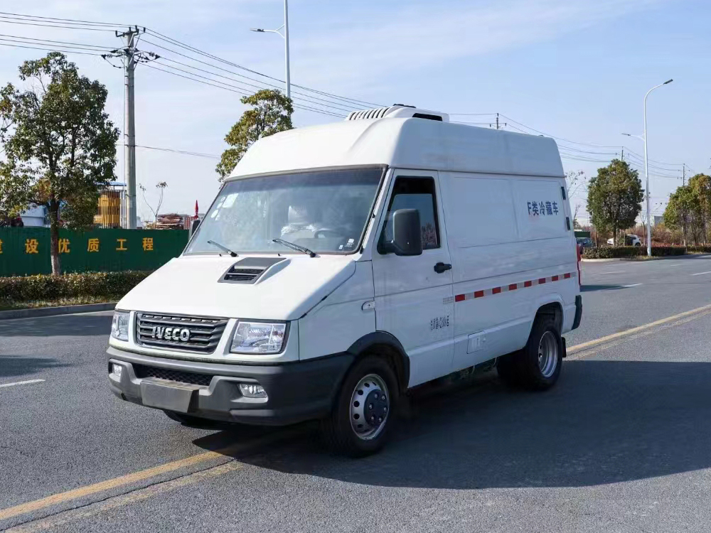 南京依維柯面包式疫苗冷藏車(chē)